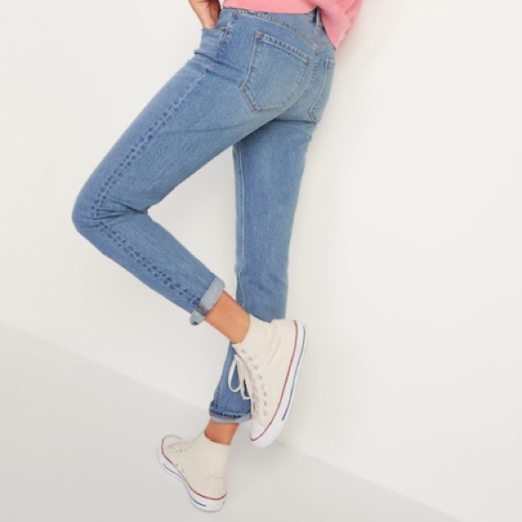 Old Navy Mid-Rise Straight Leg Boyfriend Jean - Picture 3 of 7